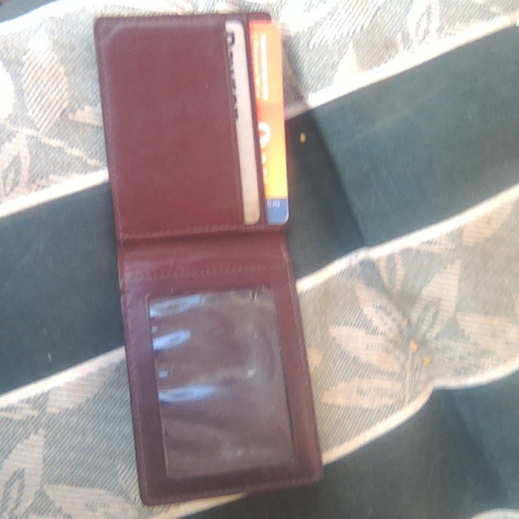 Men's  Coach  leather small Wallet. - Picture 4 of 5